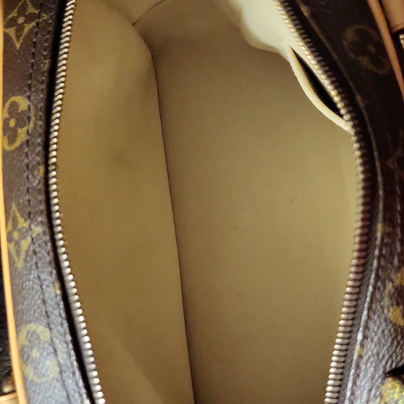 LOUIS VUITTON 🎀 EXCELLENT CONDITION 🩵DISCONTINUED 💄**MANHATTAN PM**💄 - Picture 7 of 14